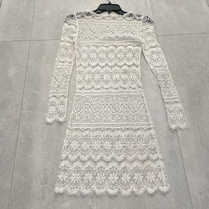 Incredible and delicate white lace vintage dress